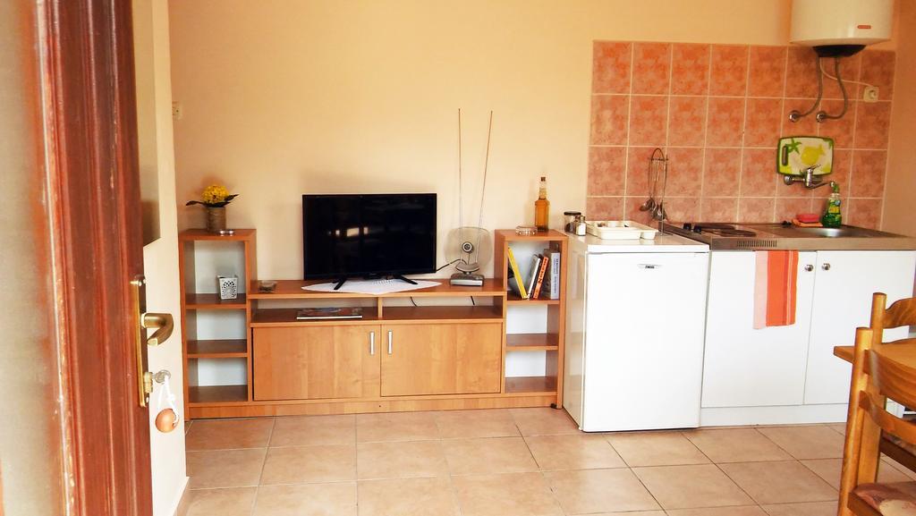 Apartmani Conar Veliki Drvenik Exteriér fotografie