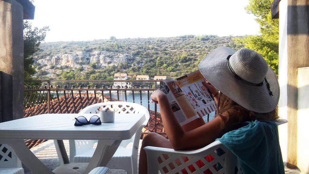 Apartmani Conar Veliki Drvenik Exteriér fotografie