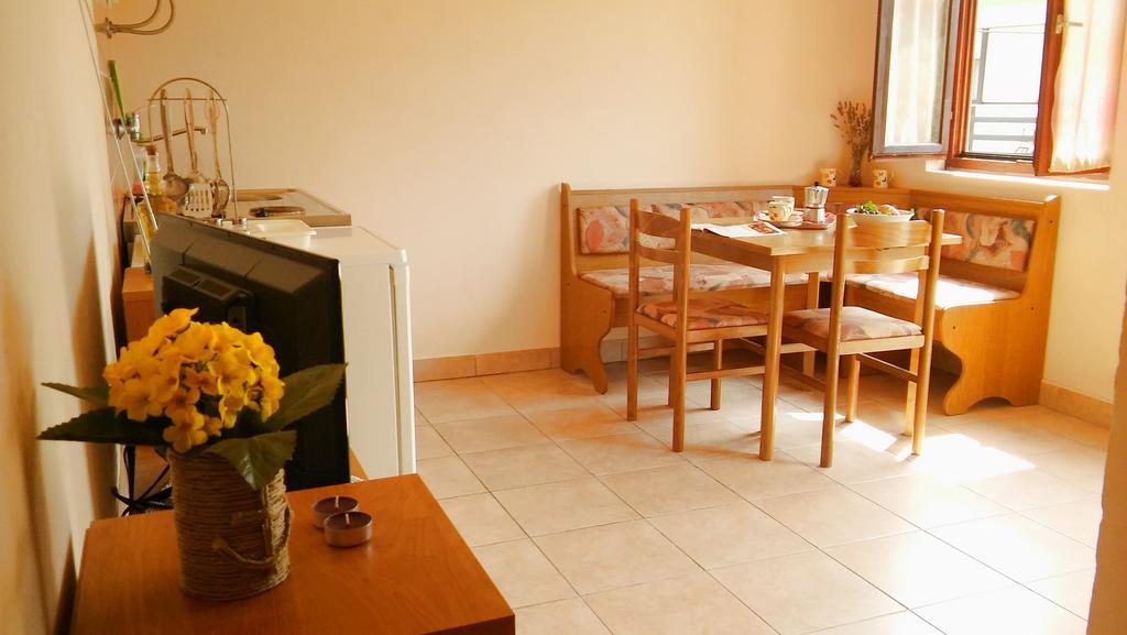 Apartmani Conar Veliki Drvenik Exteriér fotografie